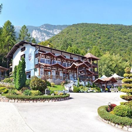 Hotel Ristorante Scoiattolo Sporminore Exterior foto